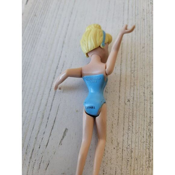 Mattel 2009 Cinderella mini doll Disney toy figure - Picture 4 of 4